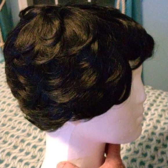 Nwt Vrz Beauty black Wig and Wig Cap. Short Pixy Cut. - Picture 1 of 7